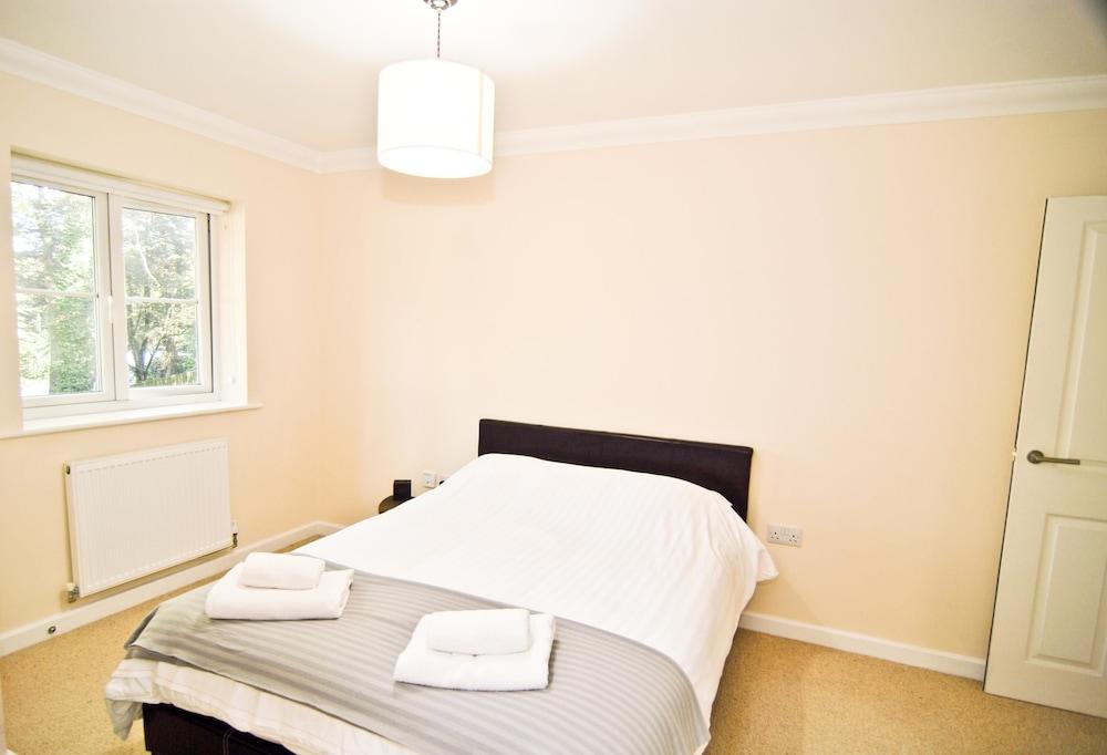 Room And Roof Southampton Apartments