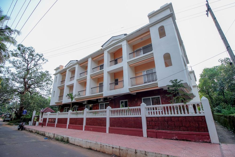 OYO Home 10966 Poolside Paradise 2BHK