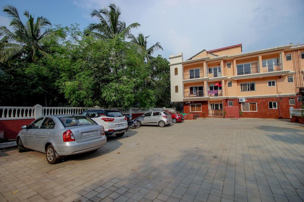 OYO Home 10966 Poolside Paradise 2BHK