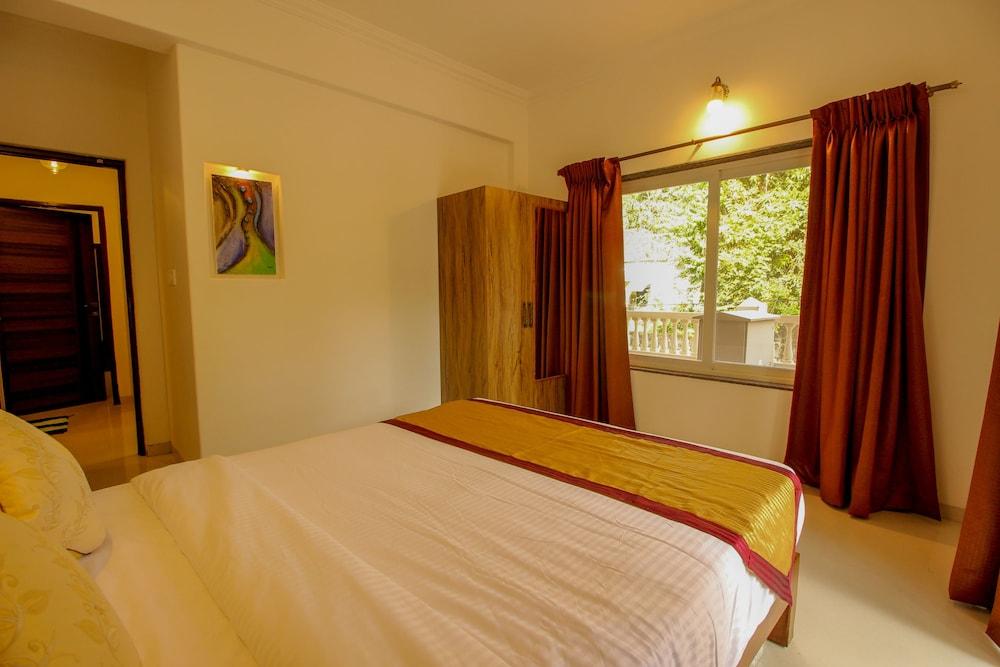 OYO Home 10966 Poolside Paradise 2BHK