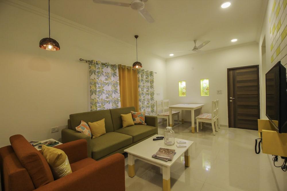 OYO Home 10966 Poolside Paradise 2BHK
