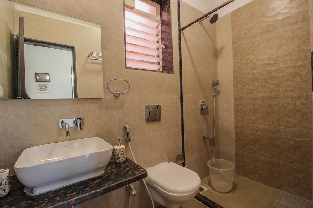 OYO Home 10966 Poolside Paradise 2BHK
