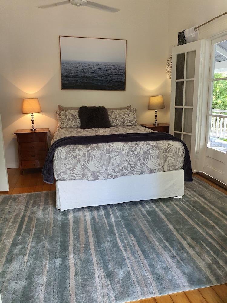 Airlie Beach Eco Cabins