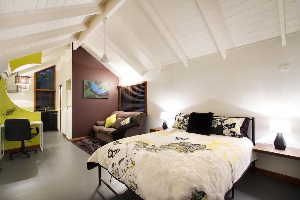 Airlie Beach Eco Cabins