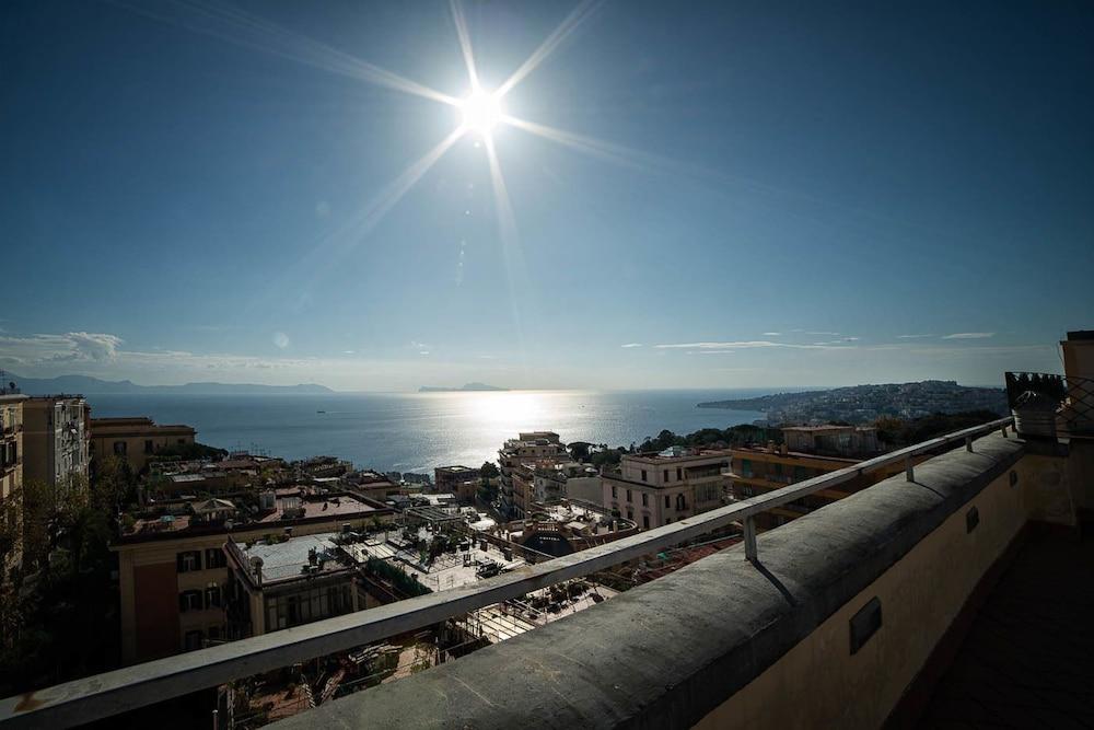 Vomero Roof