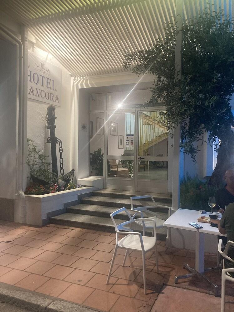 Hotel Lancora