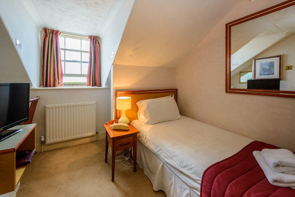 Russell Hotel - Daish'S Holidays
