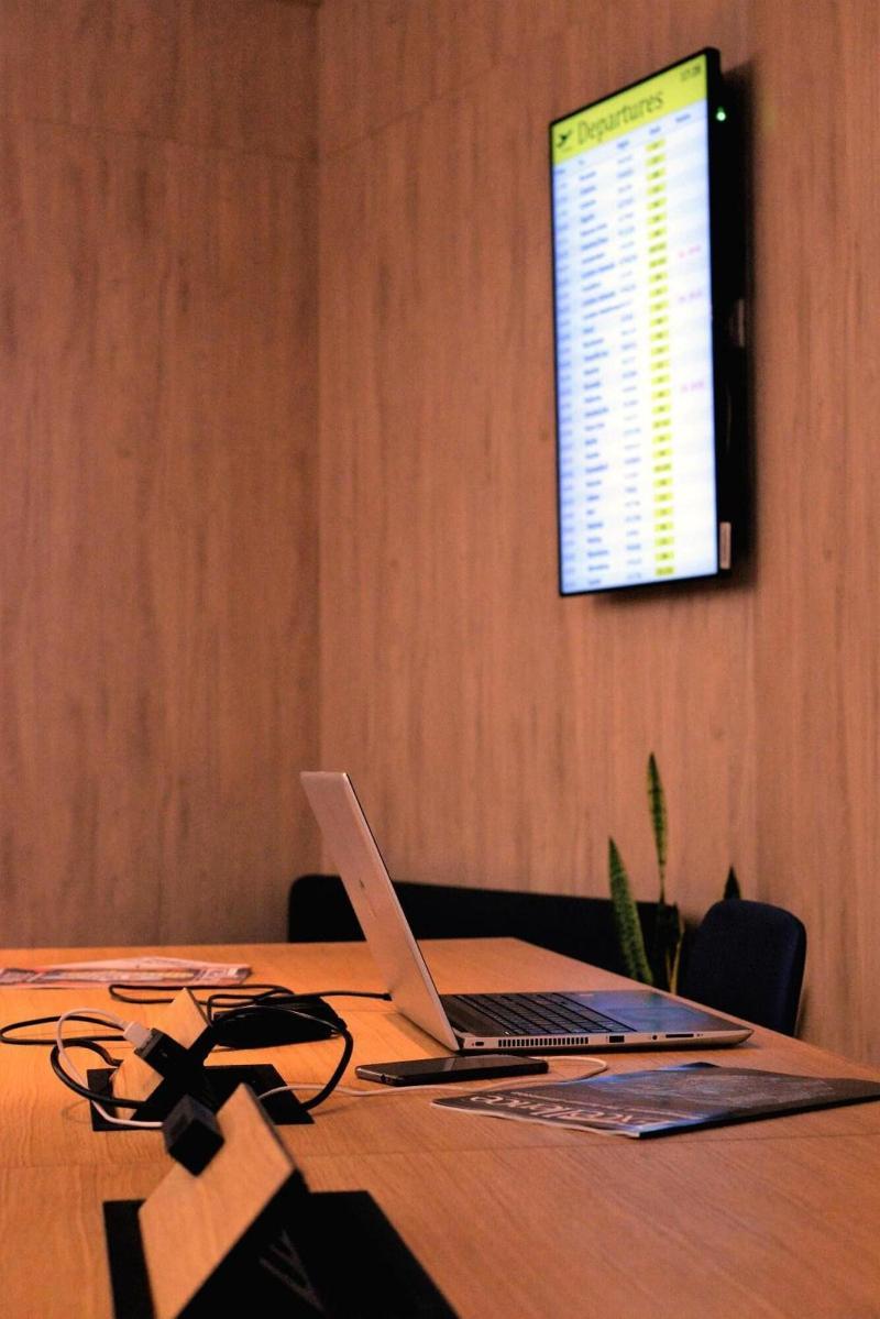 Air Rooms Rome Airport By Hellosky