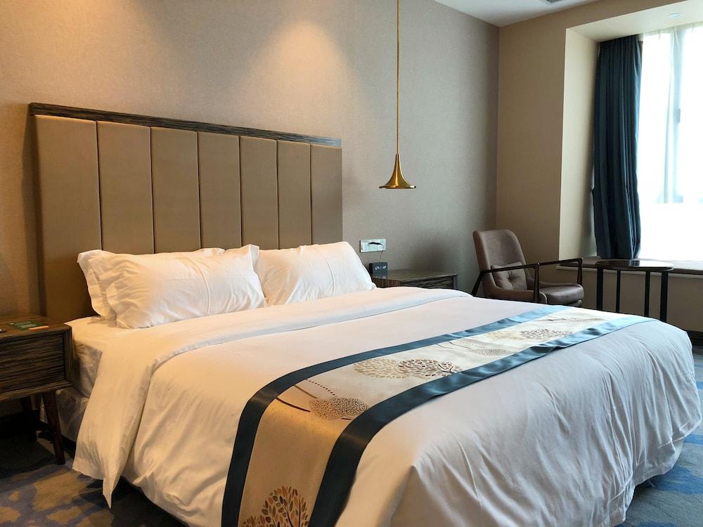 Landmark Hotel