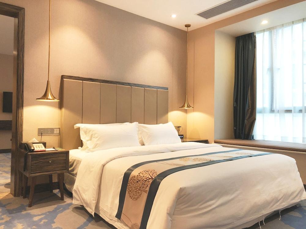 Landmark Hotel