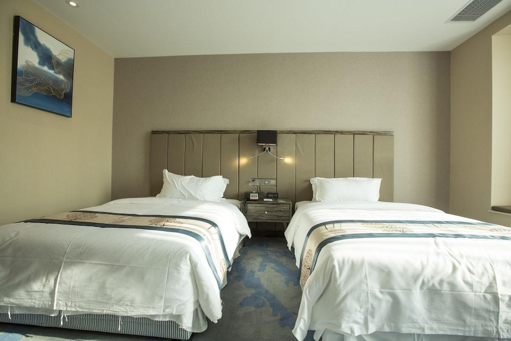 Landmark Hotel