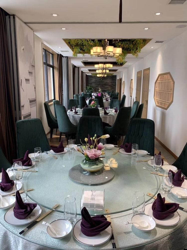 Chengdu Pinyi Minsheng Holiday Hotel