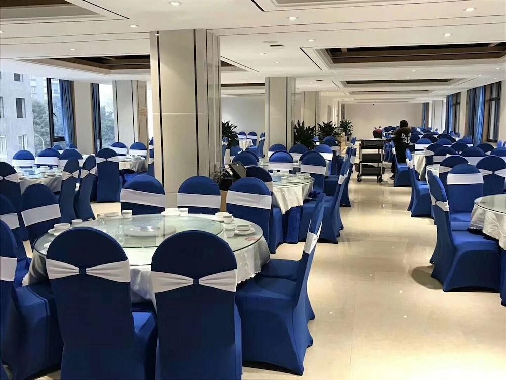 Chengdu Pinyi Minsheng Holiday Hotel