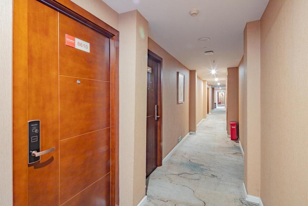 Chengdu Pinyi Minsheng Holiday Hotel