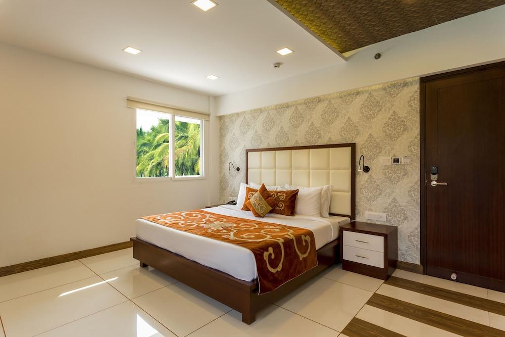 Summit Hampton Hotel