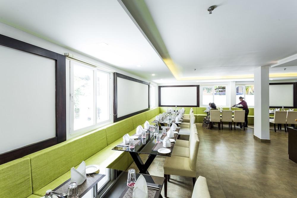 Summit Hampton Hotel