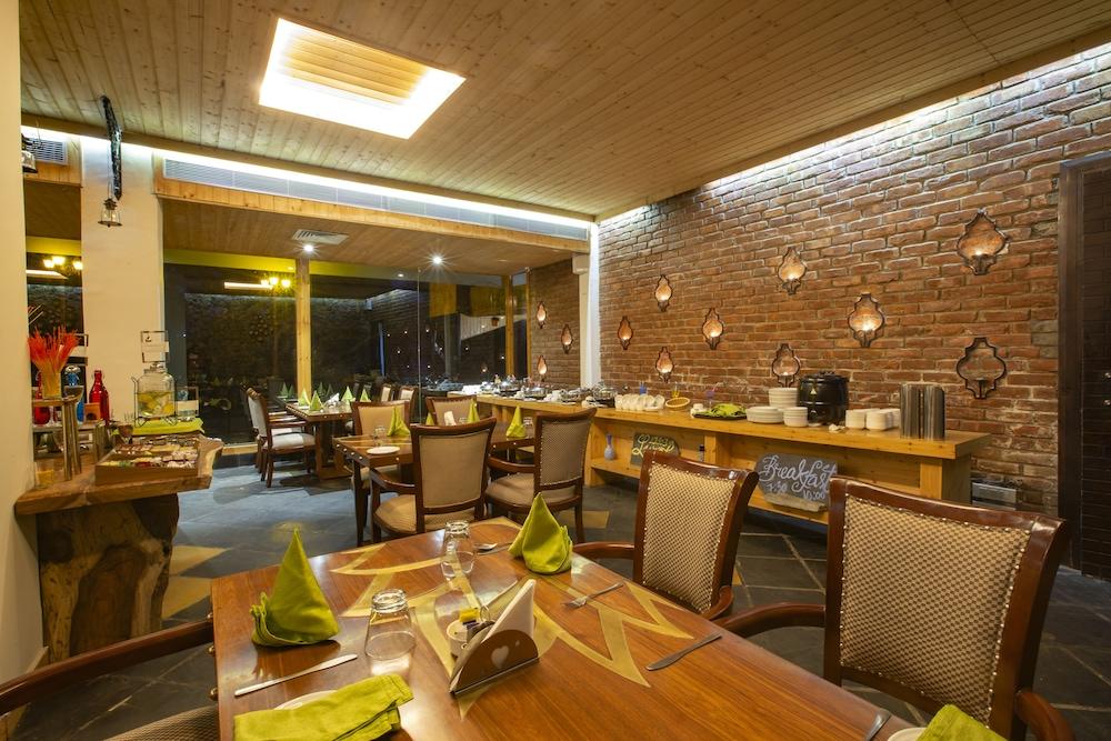 Shaantam Resort