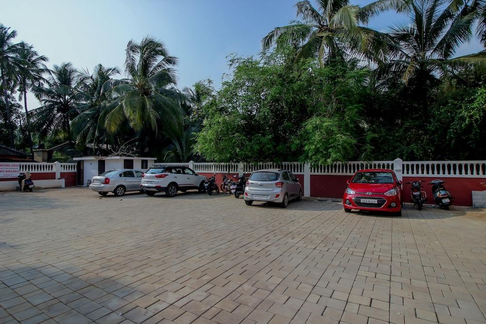 OYO Home 10966 Poolside Paradise 2BHK
