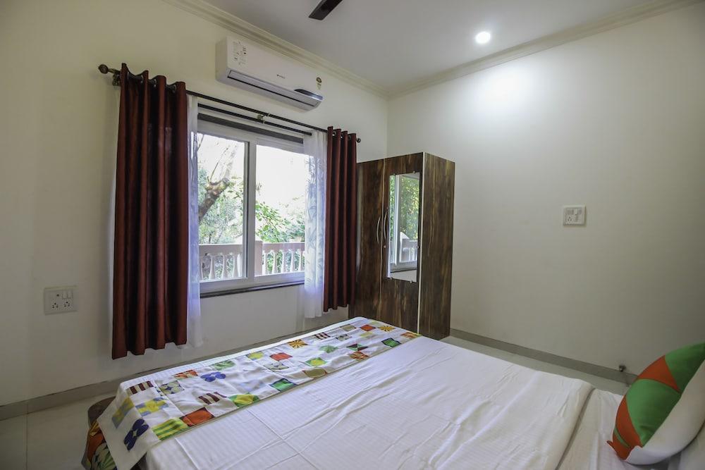 OYO Home 10966 Poolside Paradise 2BHK