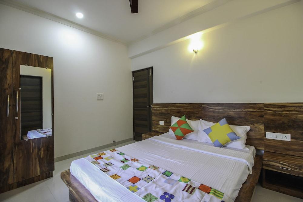 OYO Home 10966 Poolside Paradise 2BHK