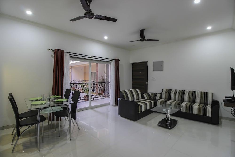 OYO Home 10966 Poolside Paradise 2BHK