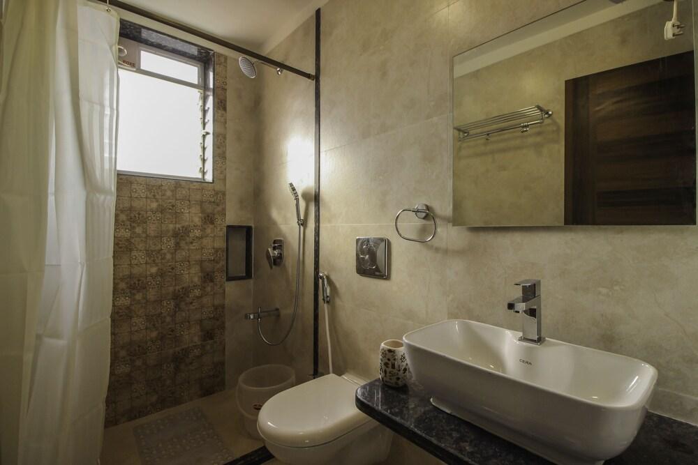 OYO Home 10966 Poolside Paradise 2BHK