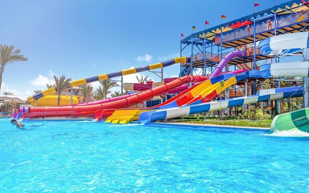 Hawaii Riviera Club Aqua Park