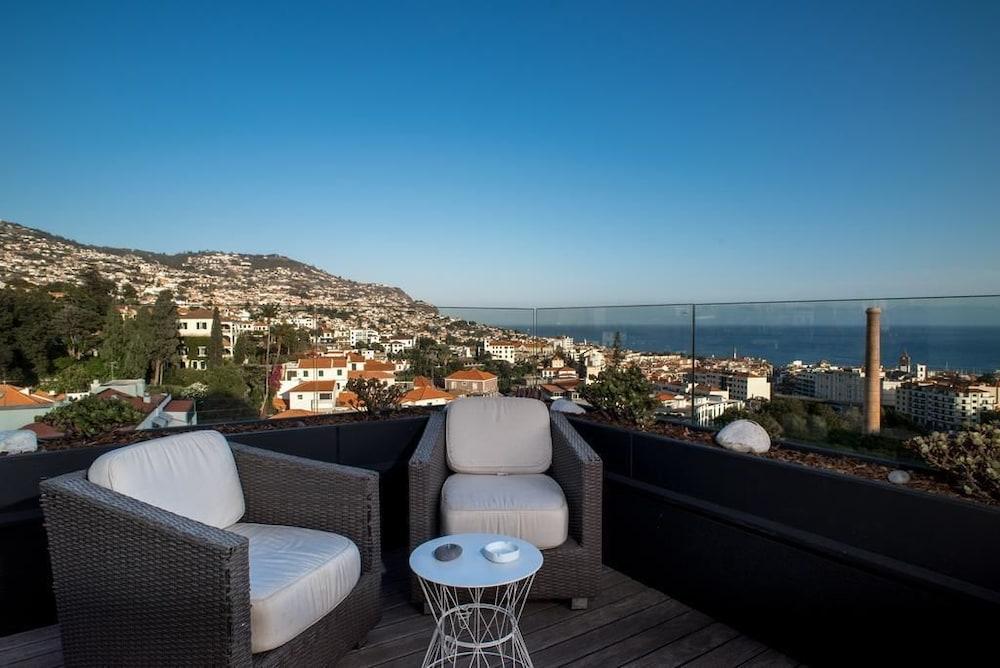 Arts in Penthouse Apartments Til Sol