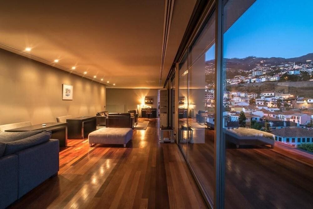 Arts in Penthouse Apartments Til Sol