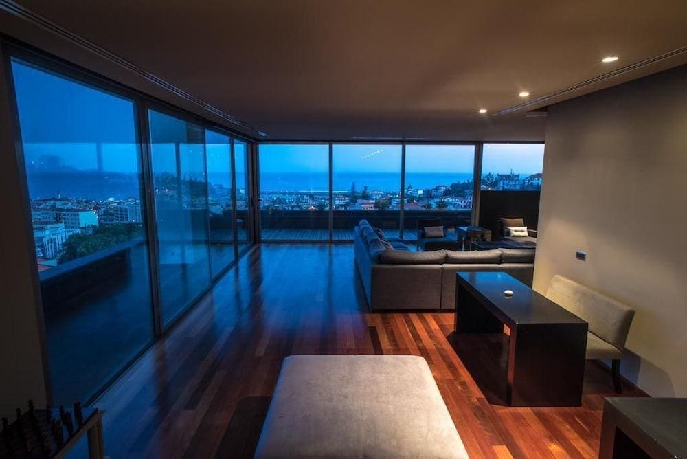 Arts in Penthouse Apartments Til Sol