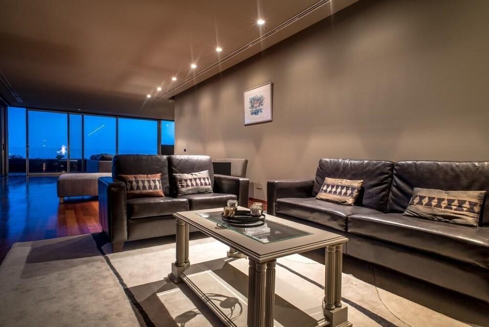 Arts in Penthouse Apartments Til Sol