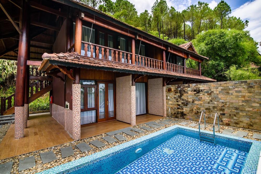 Sankofa Village Hill Resort And Spa