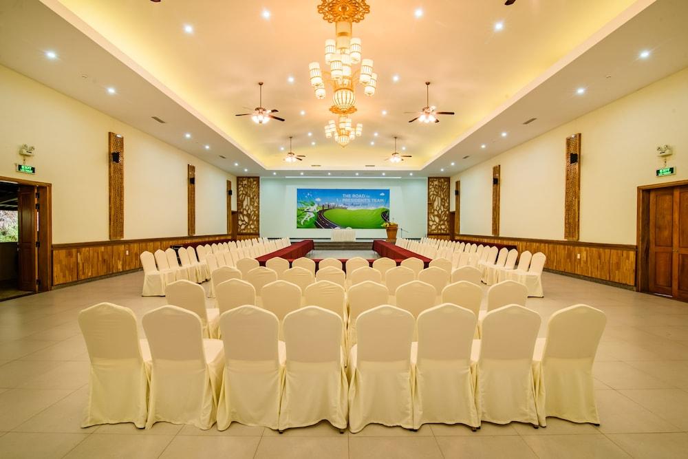 Sankofa Village Hill Resort And Spa