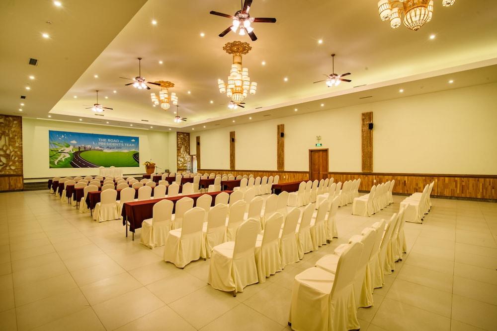 Sankofa Village Hill Resort And Spa