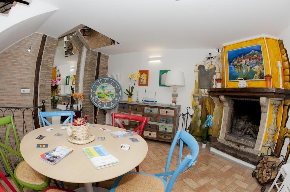 Atlantis Inn Castelgandolfo