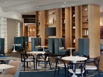 Hampton Inn & Suites Teaneck Glenpointe