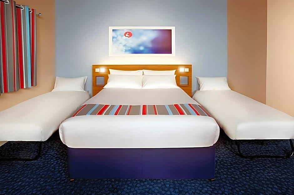 Travelodge Bromborough Hotel