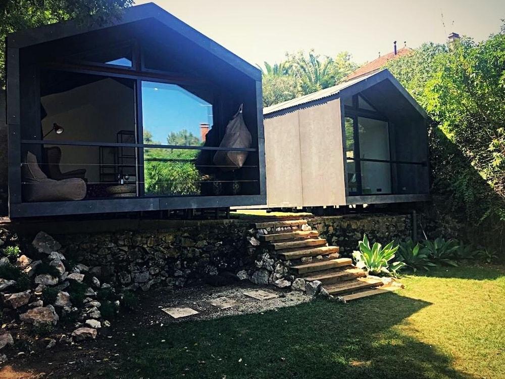F3 Hostels