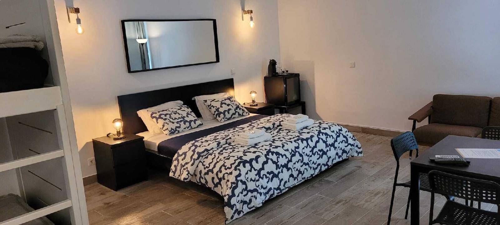 F3 Hostels