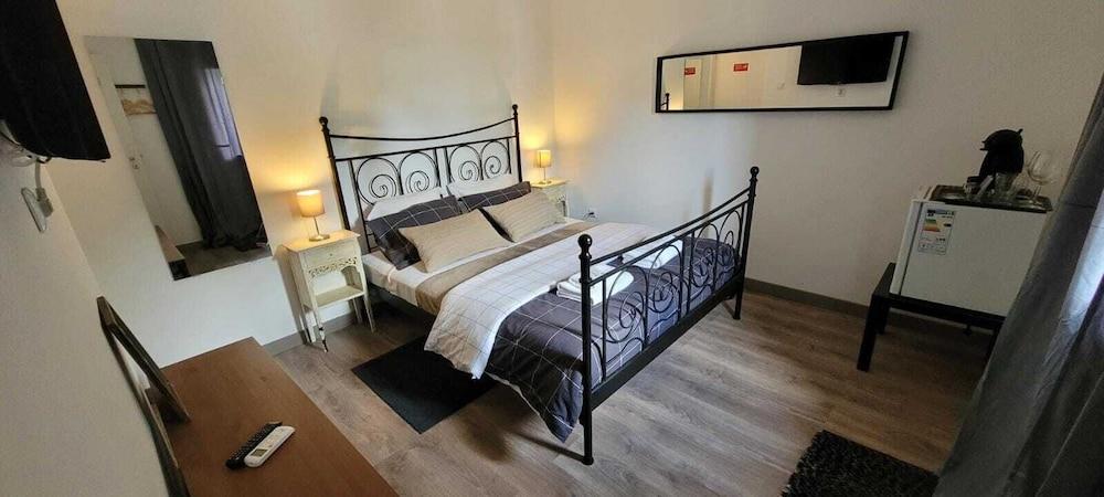 F3 Hostels