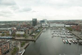 Oneluxstay Antwerp City Centre