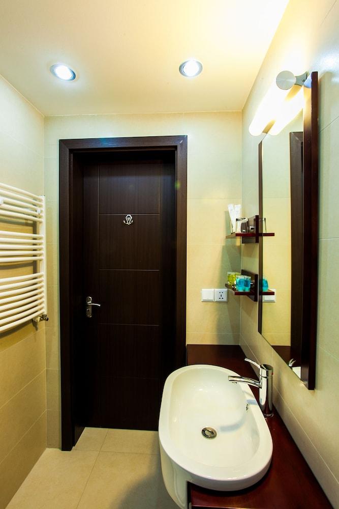 Crystal Hill Villas