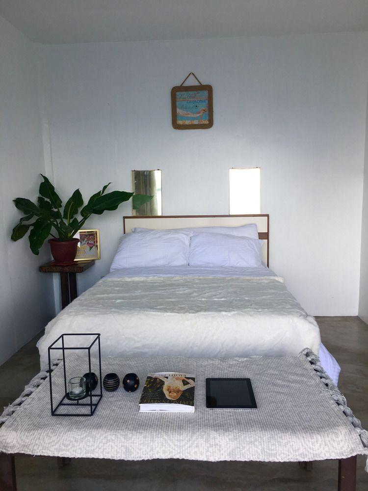 Bintana Sa Paraiso