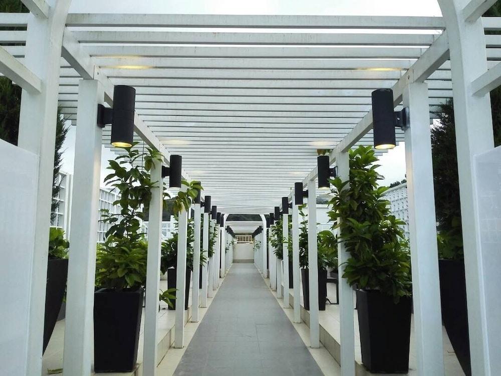 Barrington Square