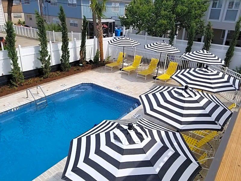 Georgianne Inn & Suites