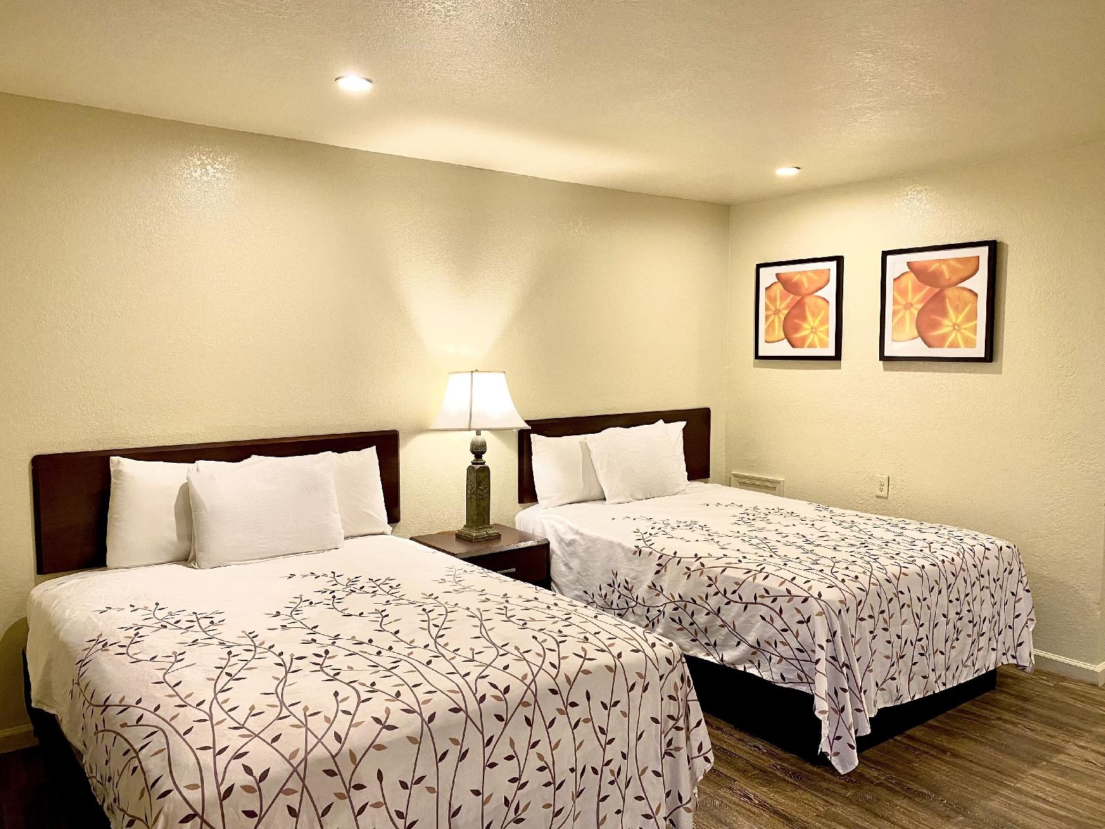 Whistling Pines Motel