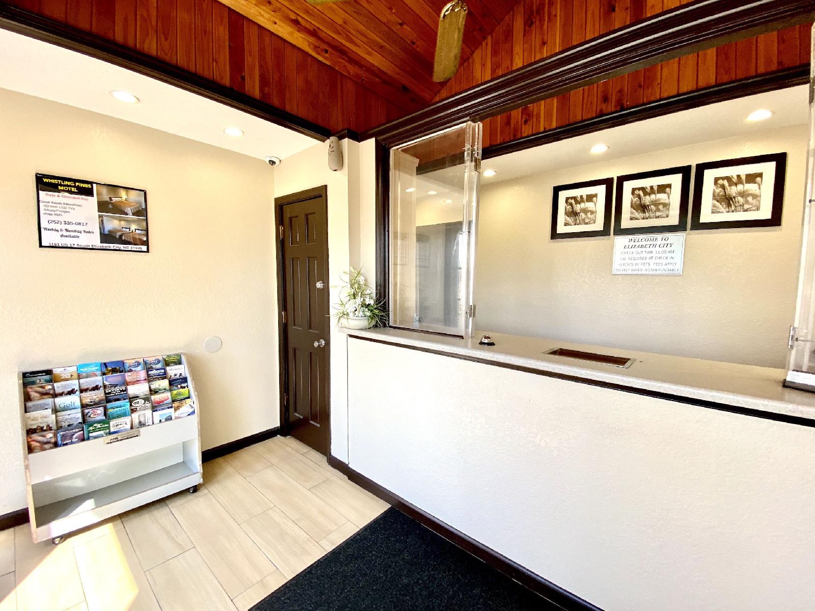 Whistling Pines Motel
