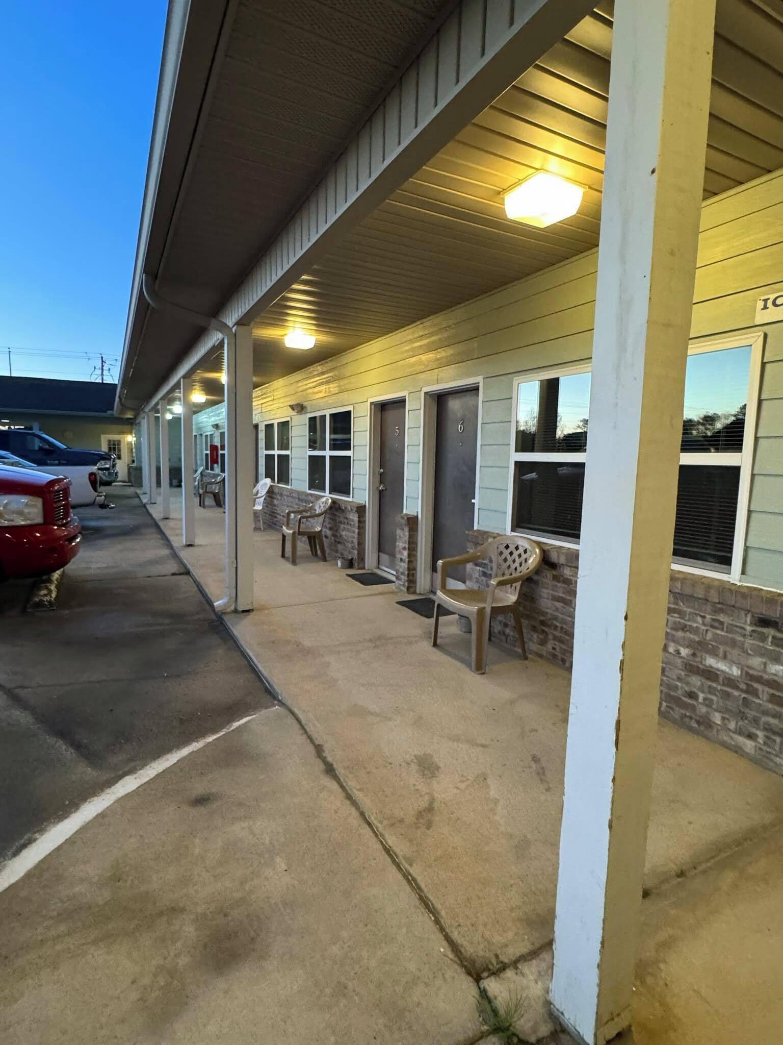 Weiss Lake Lodge