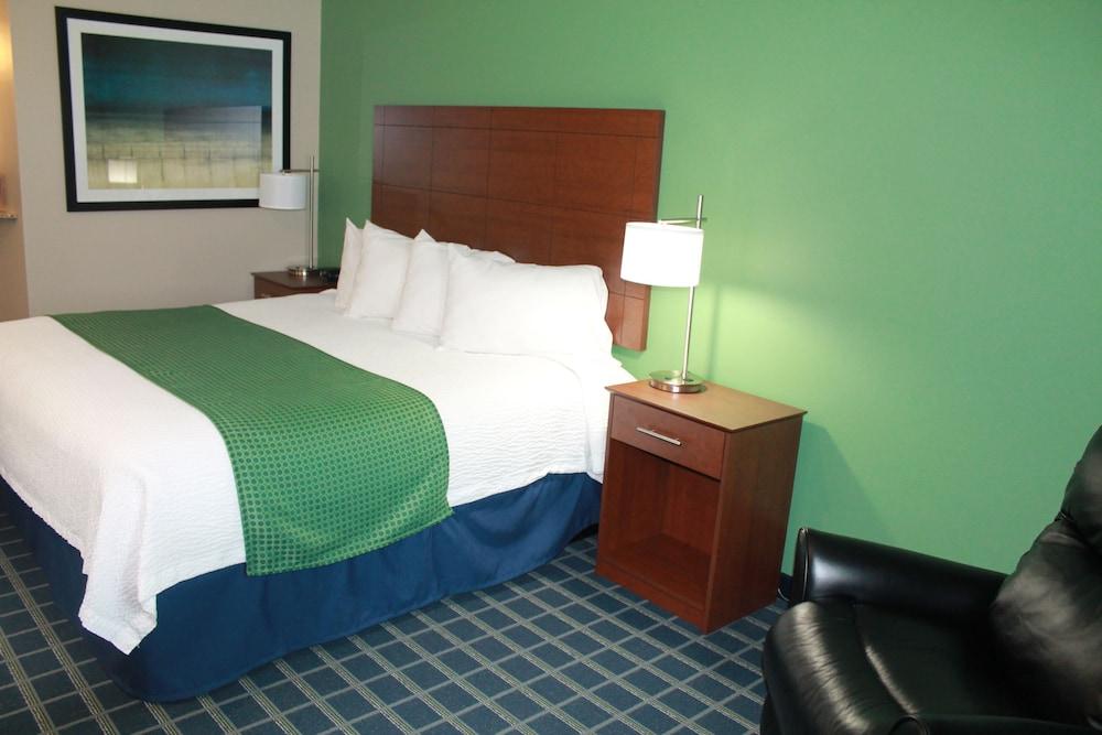 Brookstone Lodge and Suites