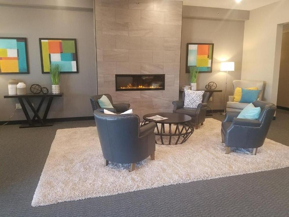 Brookstone Lodge and Suites
